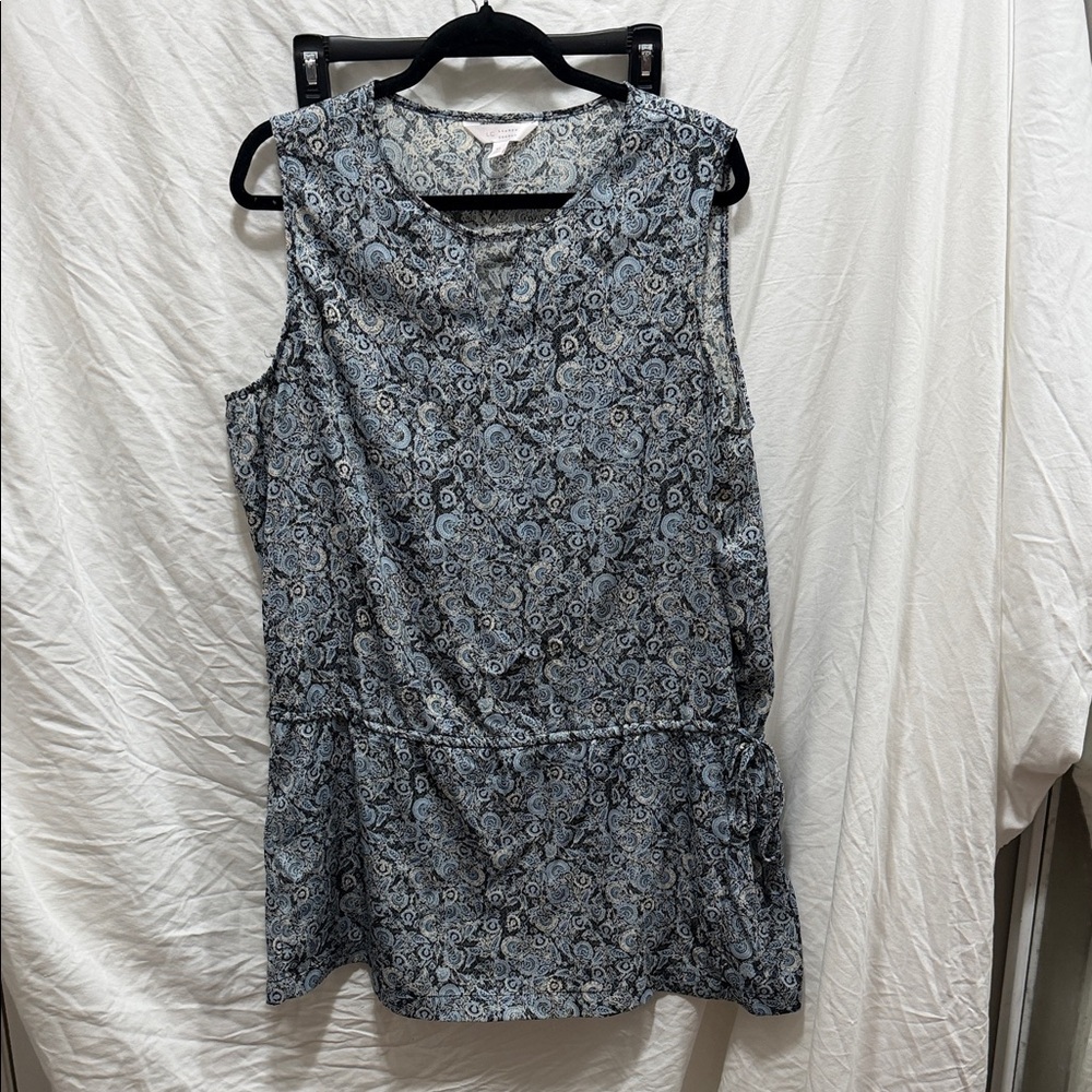LC Lauren Conrad Blue and White Patterned Top